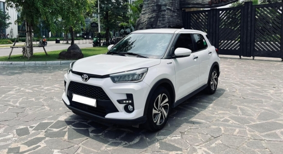 Cho thuê xe Toyota Cross 2024